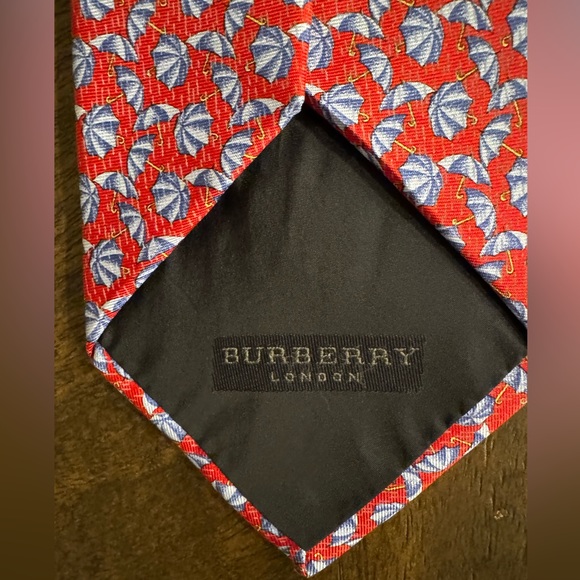 Burberry silk tie featuring umbrellas - Picture 3 of 9